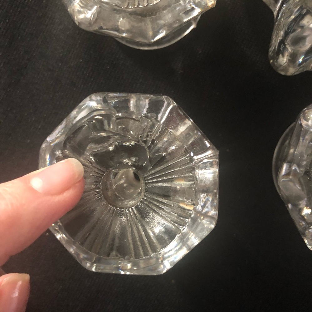 Vintage Clear Glass Door Knobs – Floral Design – Set of 7 - Picture 8 of 9